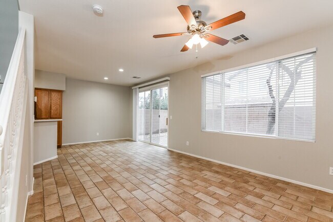Building Photo - 5720 Athinas St