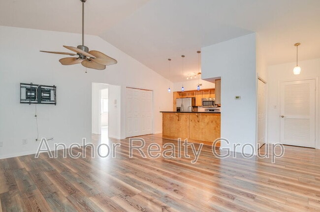 Building Photo - 315 24th St