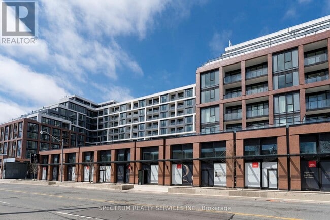 Building Photo - 858 Dupont St