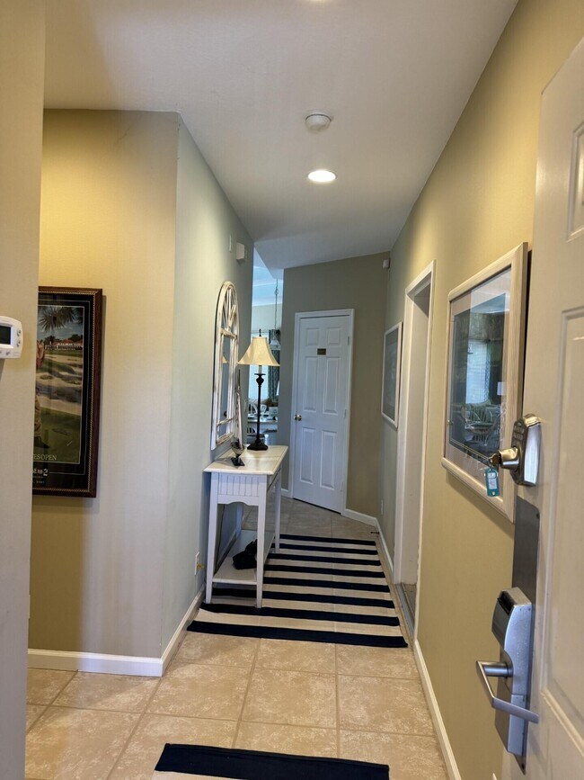 Foto del edificio - 8360 Mulligan Cir