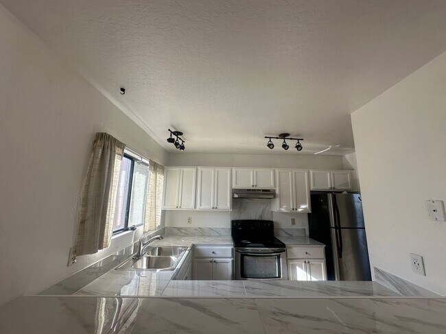 Foto del edificio - 2 Story Home in Soquel
