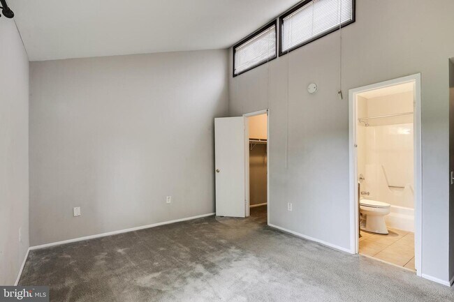 Foto del edificio - 10320 Little Patuxent Pkwy