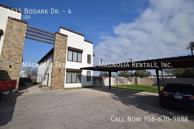 Foto del edificio - 1315 Bodark Dr