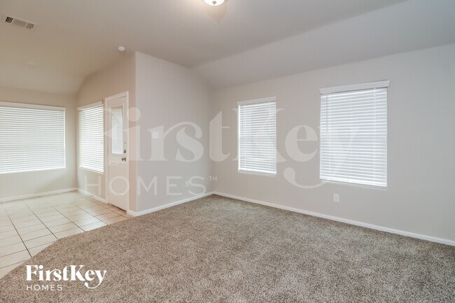 Foto del edificio - 712 Rutherford Dr