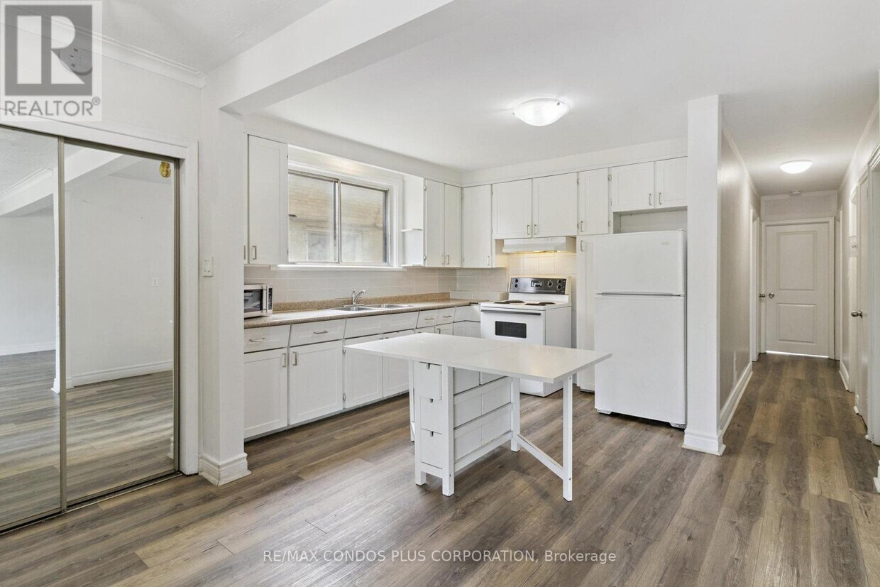 Primary Photo - 449 Wilson Av