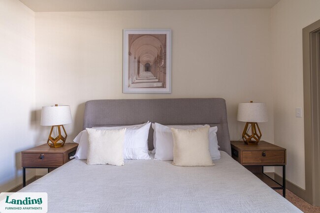 Foto del edificio - 300 Enclave Dr