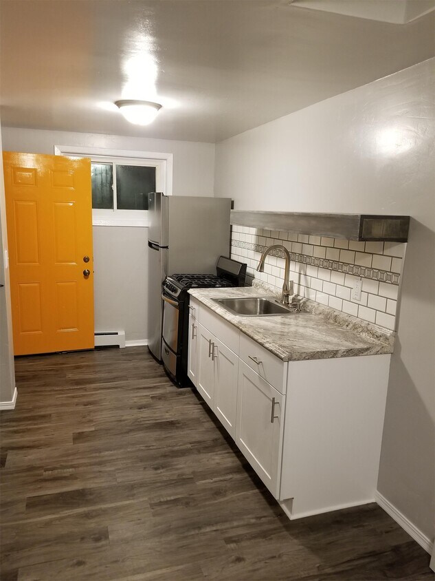 Foto principal - 617 N Broadway St
