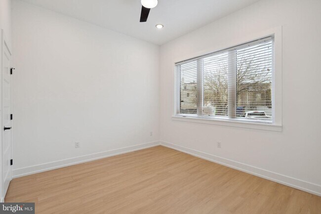 Building Photo - 129 E Cumberland St