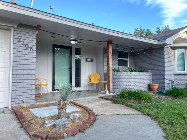 Building Photo - 2206 NW 55th St