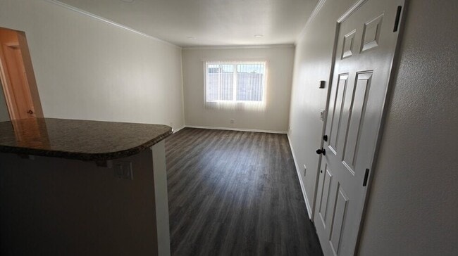 Building Photo - 2518 Mathews Ave