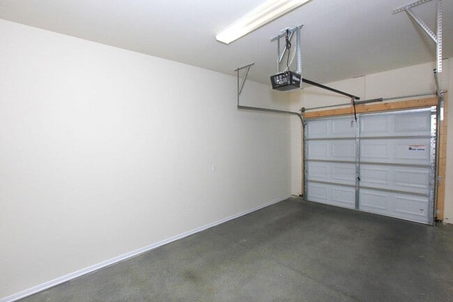 Building Photo - Ivy Ridge 1103 LLC