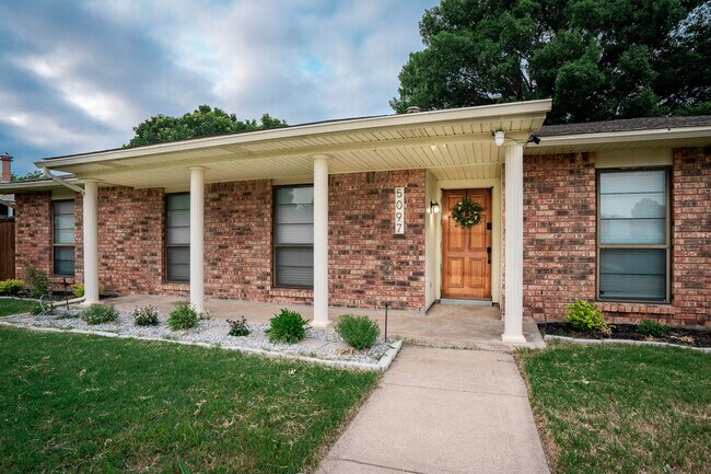 Foto del edificio - 5097 Roberts Dr
