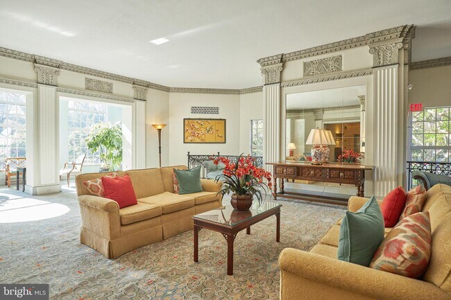 Foto del edificio - 3900 Cathedral Ave NW