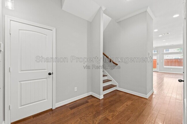Building Photo - 5936 Kiam St