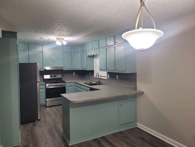 Building Photo - 5885 Wellborn Trl