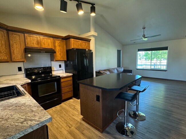 Building Photo - Charming Two-Bedroom Home in Rathdrum, ID