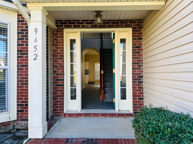 Foto del edificio - 9452 Willow Tree Ln