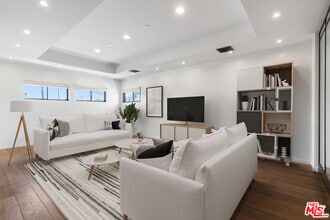 Building Photo - 2016 Lincoln Blvd