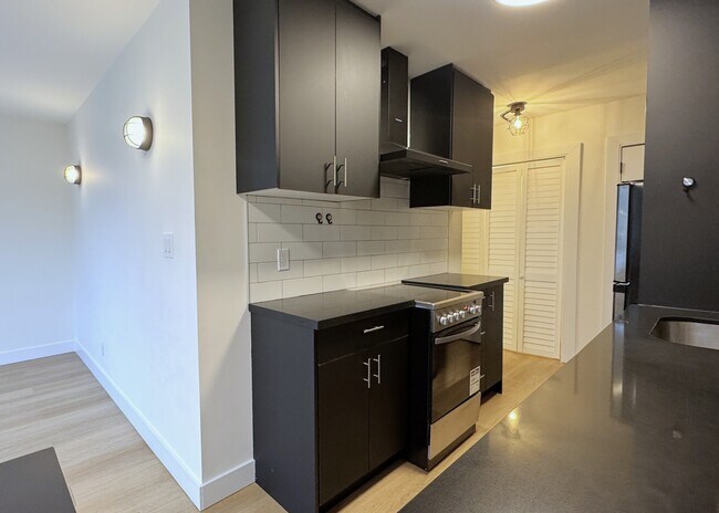 Photo du bâtiment - 420 Eglinton Ave E