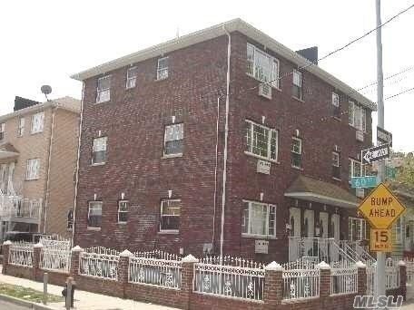 Foto principal - 59-18 St Felix Ave