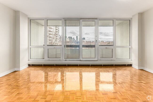 Studio - 380 pi² - Salon - 221 Balliol Street