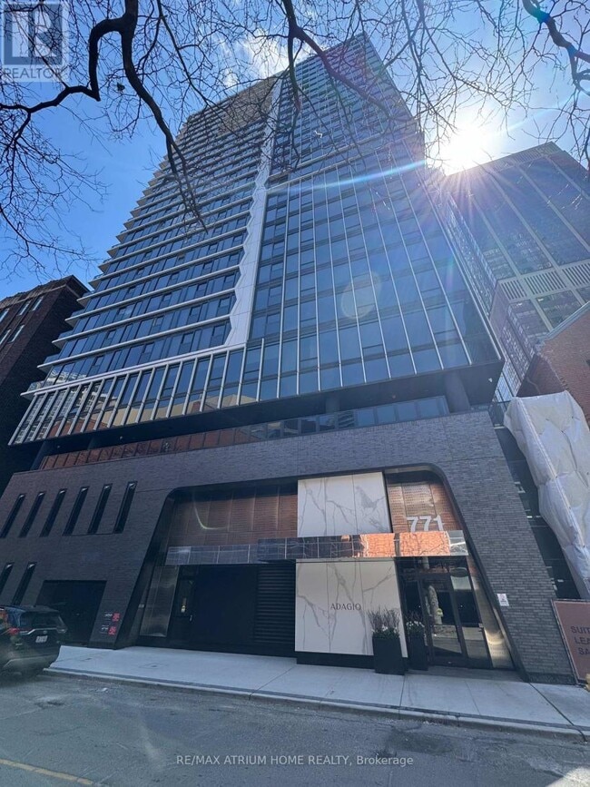 Building Photo - 771 Yonge St
