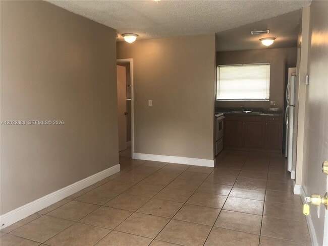 Building Photo - 13315 Alexandria Dr