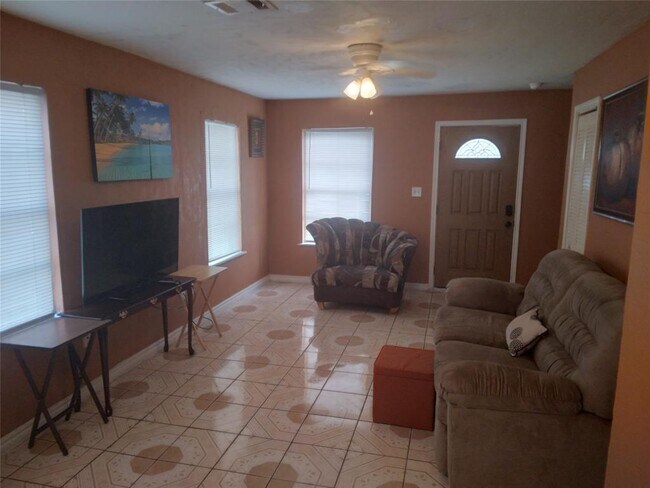 Foto del edificio - 1216 3rd Ave N