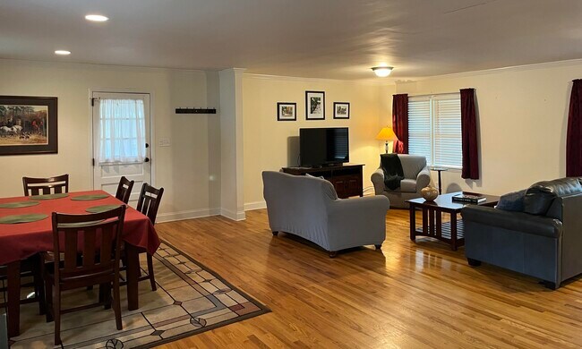 Foto del edificio - 461 E Boundary Ave SE