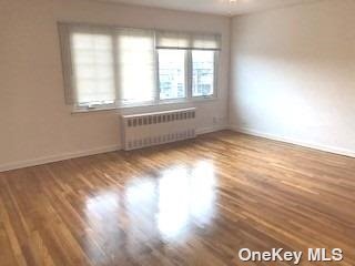 Foto del edificio - 212-05 43rd Ave