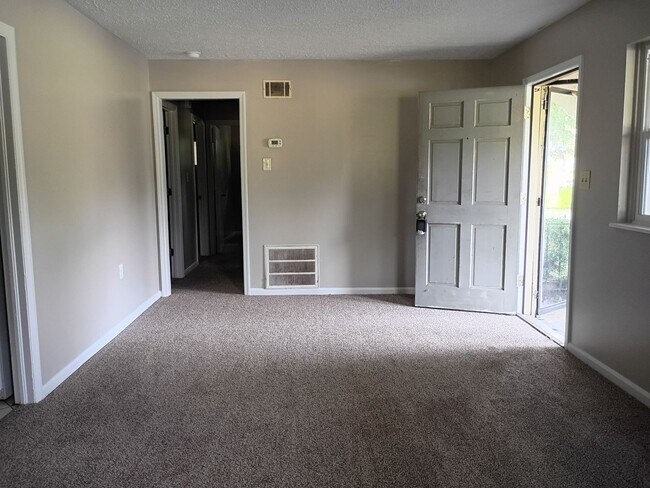 Foto del edificio - 1802 E 58th St