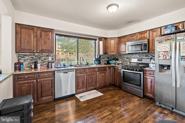 Building Photo - 6 Goshawk Ct
