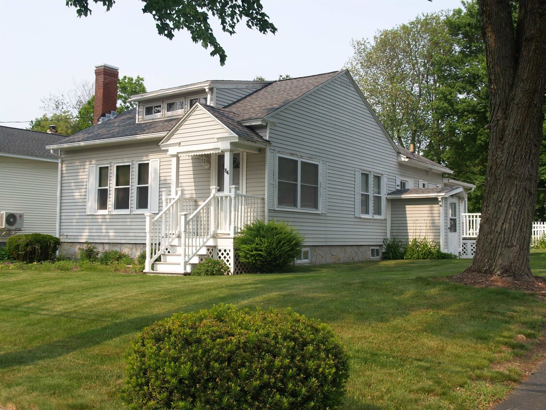 Primary Photo - 84 Talbot St