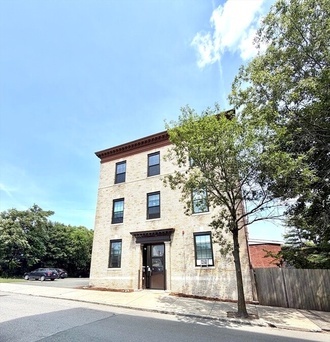 Building Photo - 50 Baldwin St