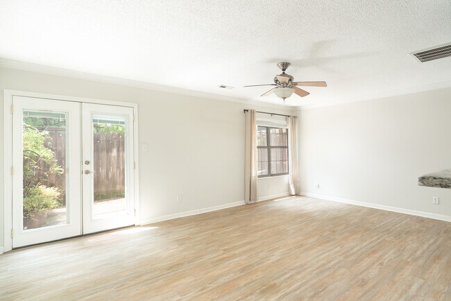Foto del edificio - 830 Farragut Commons Dr
