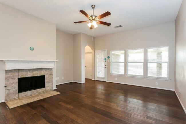 Building Photo - 1401 Oregon St