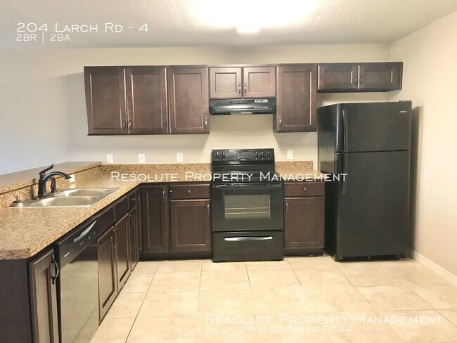 Building Photo - 2 Bedroom, 2 Bath Duplex