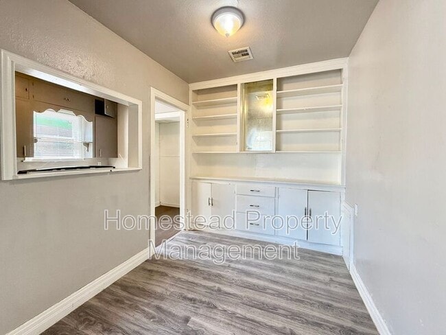 Foto del edificio - 1719 NE 18th St