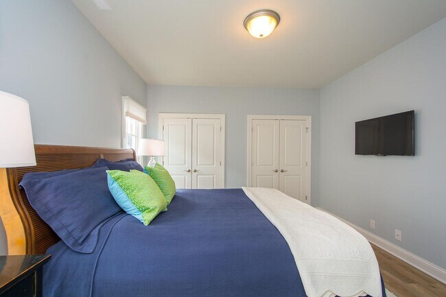 Building Photo - Stunning Like-New Norton Commons Fully Furnished Condo for Rent!