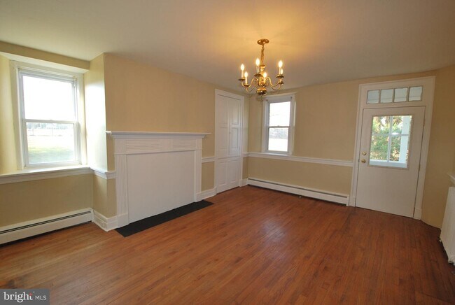 Foto del edificio - 592 Blake Rd