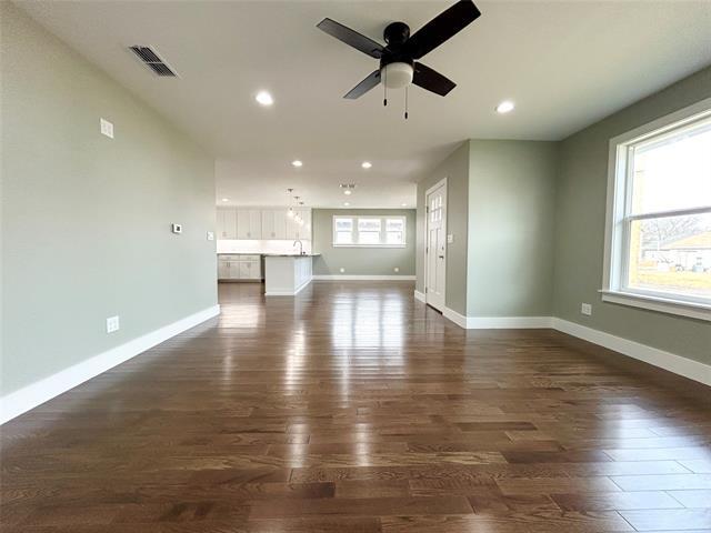 Foto del edificio - 102 Colorado St