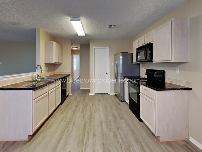 Foto del edificio - 1529 Windward Ln