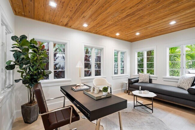 Foto del edificio - 315 Seaspray Ave