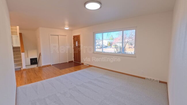 Foto del edificio - 1028 Skyline Dr