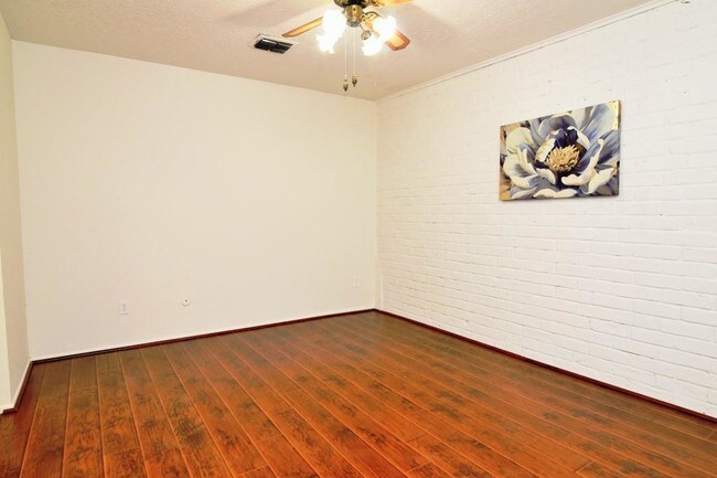 Foto del edificio - 7447 Cook Rd