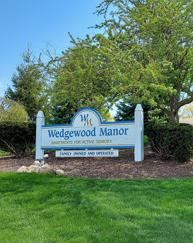 Wedgewood Manor Active Senior Living - Apartments in Montgomery, IL ...