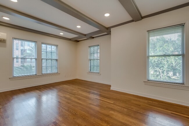 Foto del edificio - 1657 Bonnie Brae St