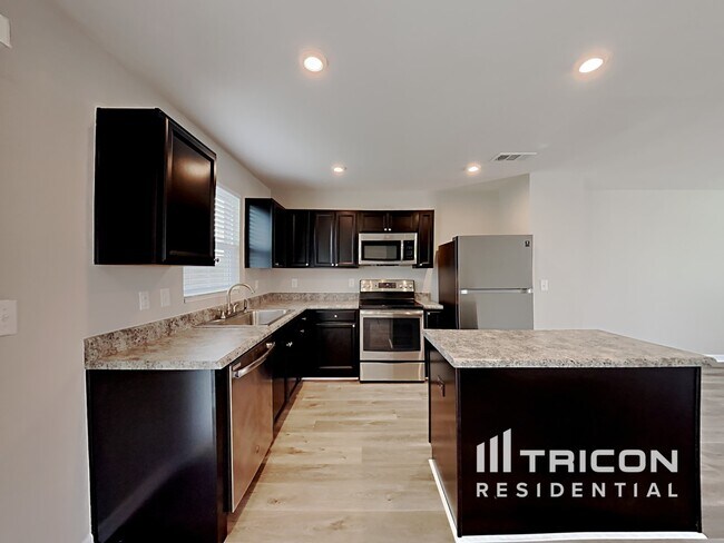 Foto del edificio - 2512 Solomon Ln