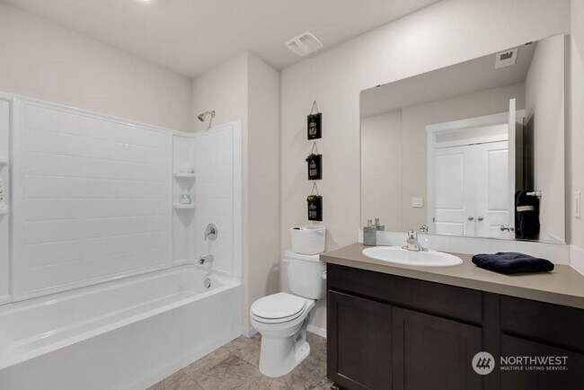 Foto del edificio - Listed For Rent
