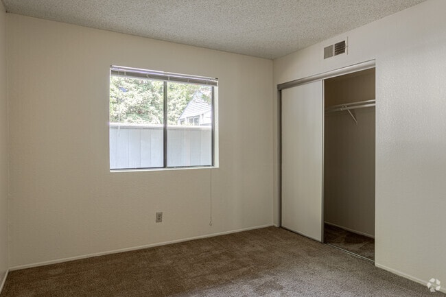 2HAB, 1BA - ASHFORD PARK